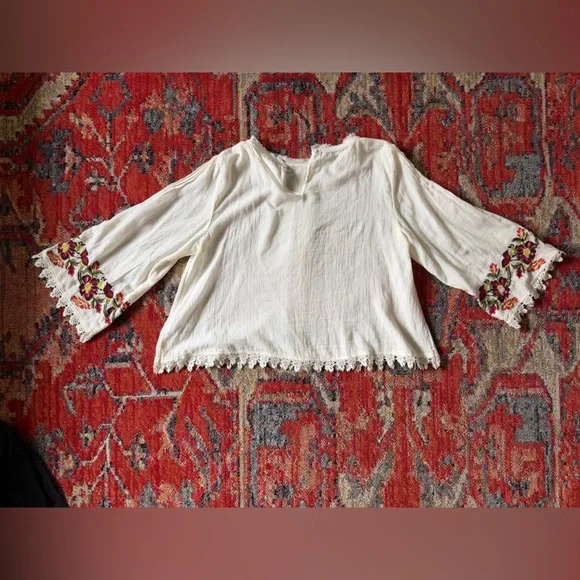 Velvet Graham & Spencer Cream Floral Embroidered Jeslyn Blouse - Picture 10 of 11